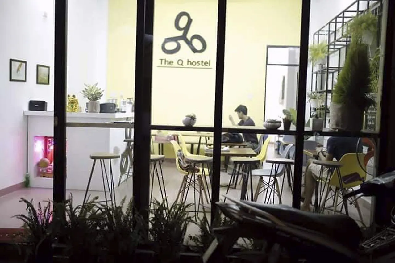 The Q Hostel 芽庄